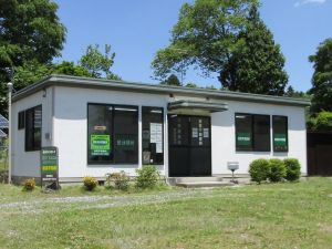 軽井沢追分の東信不動産店舗外観